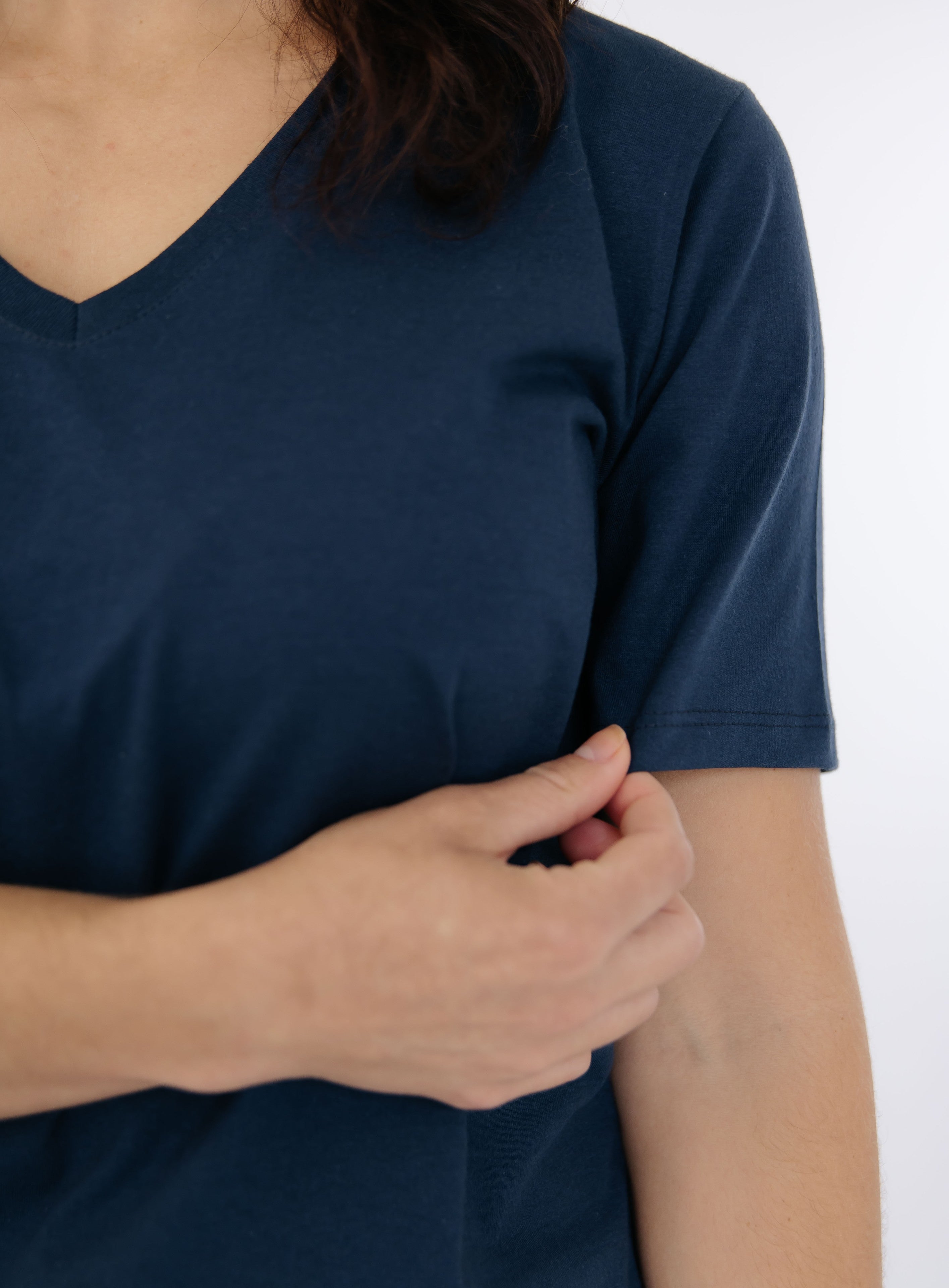 Camiseta Gola V Feminina Algodão Pima - AZUL MARINHO