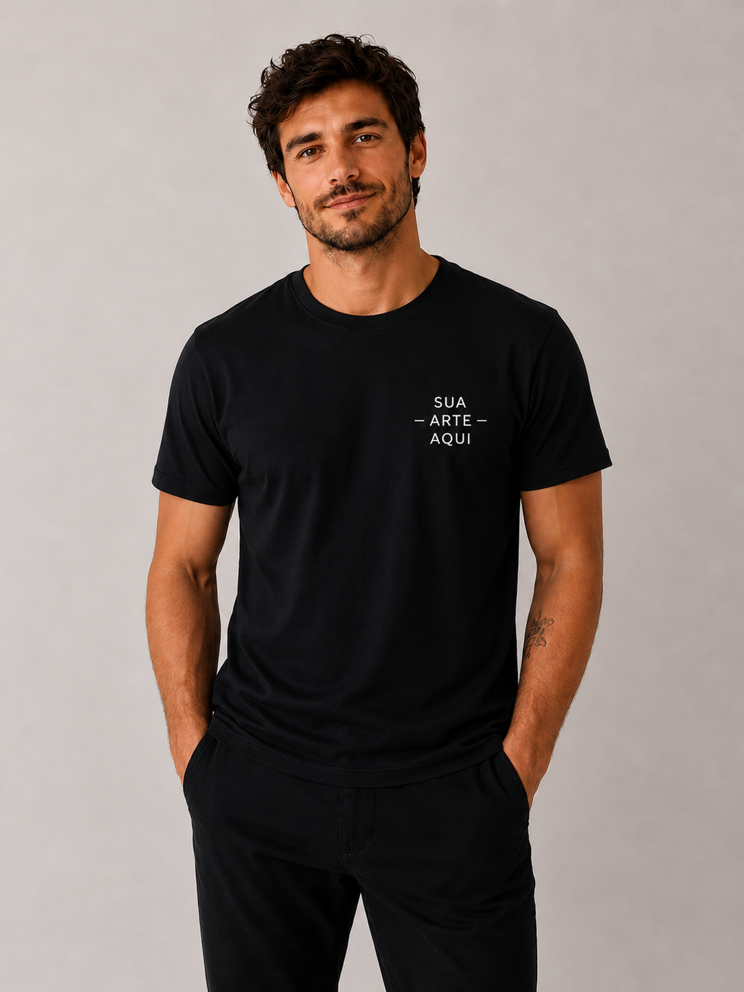 Camiseta Masculina — Personalize a Sua - ESTAMPA NO PEITO ESQUERDO