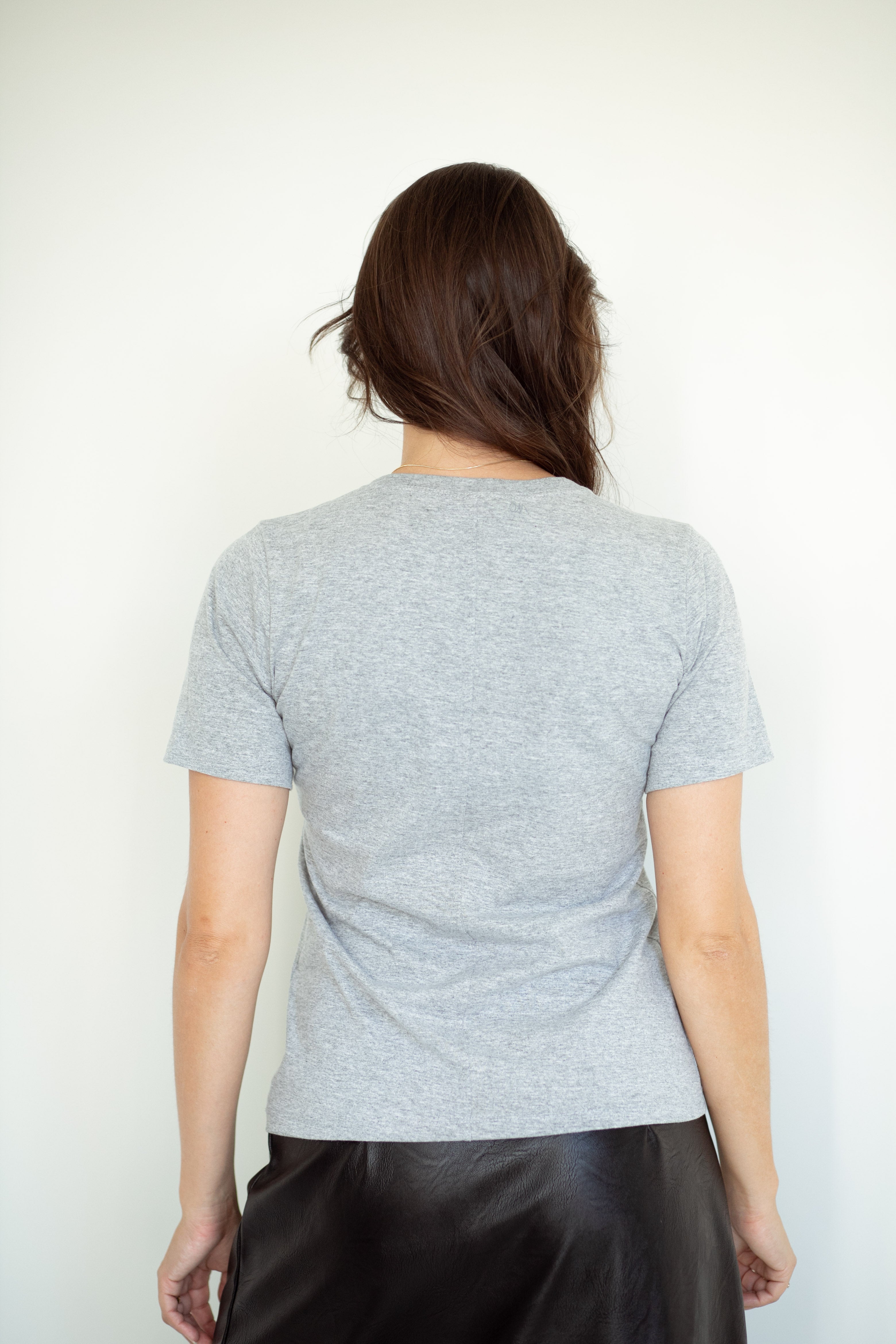 Camiseta Básica Gola U Feminina - Cinza Mescla