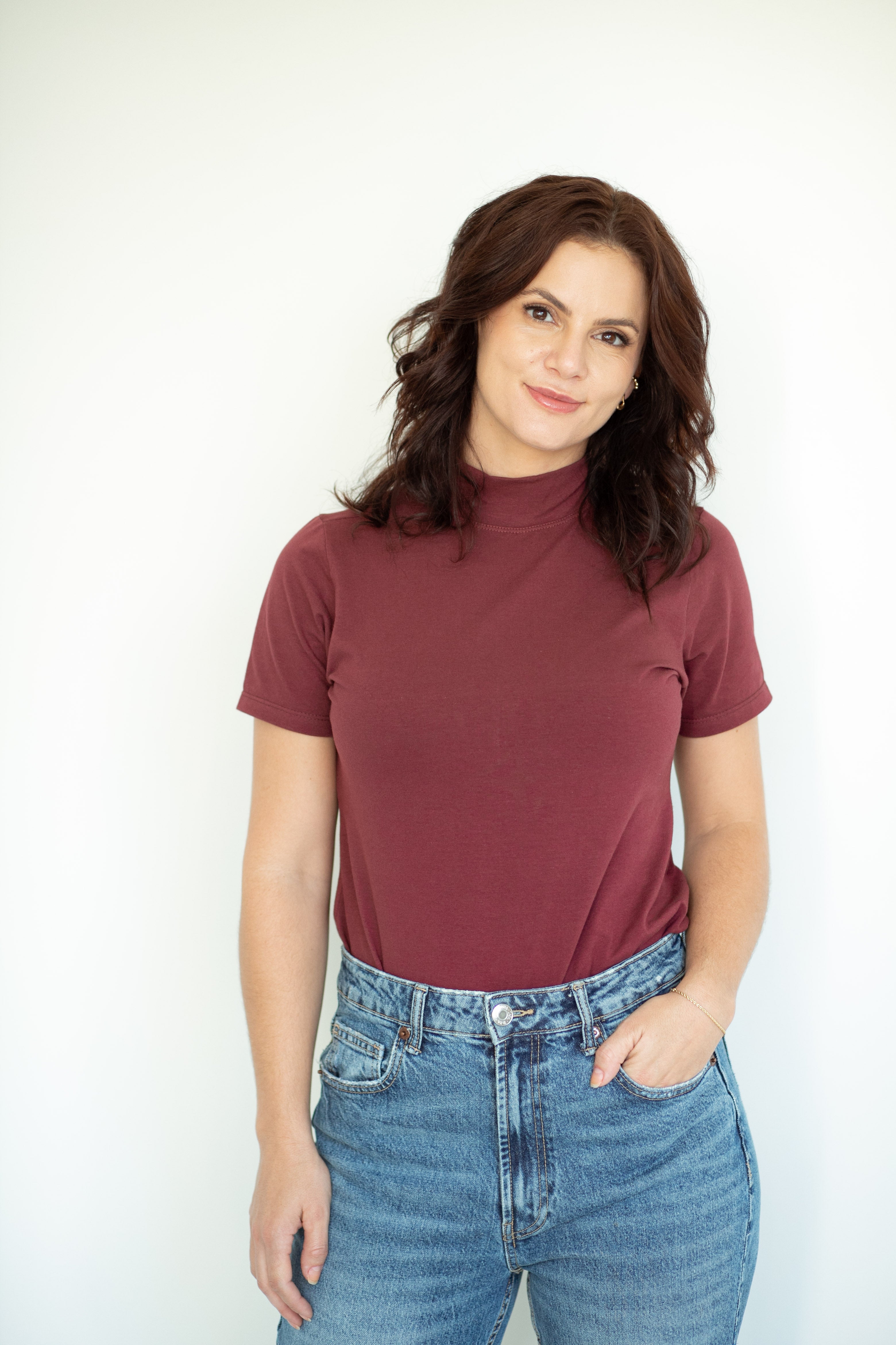 Camiseta Feminina Gola Alta de Cotton - Bordo