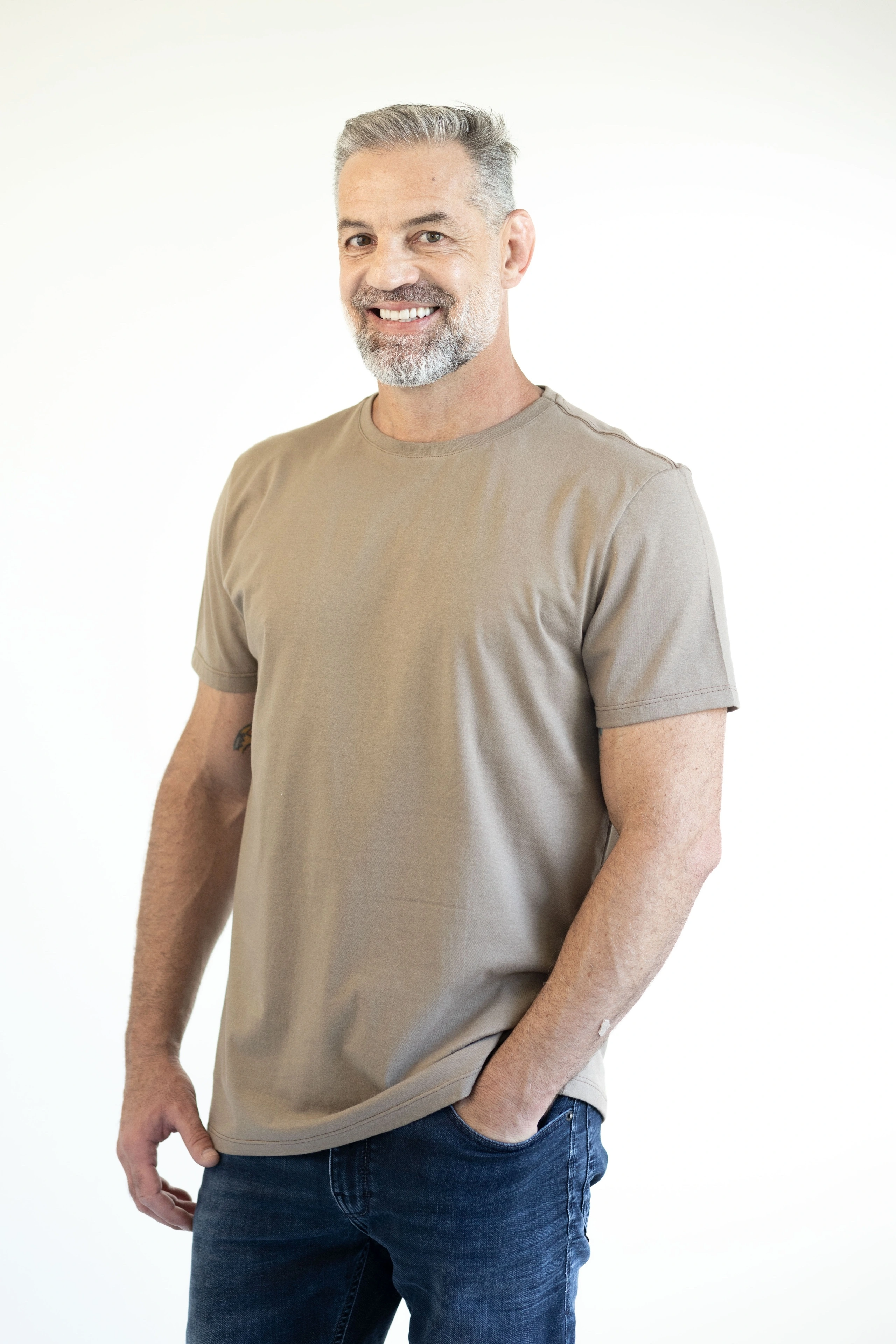 Camiseta Básica Masculina Pima - Marrom Claro