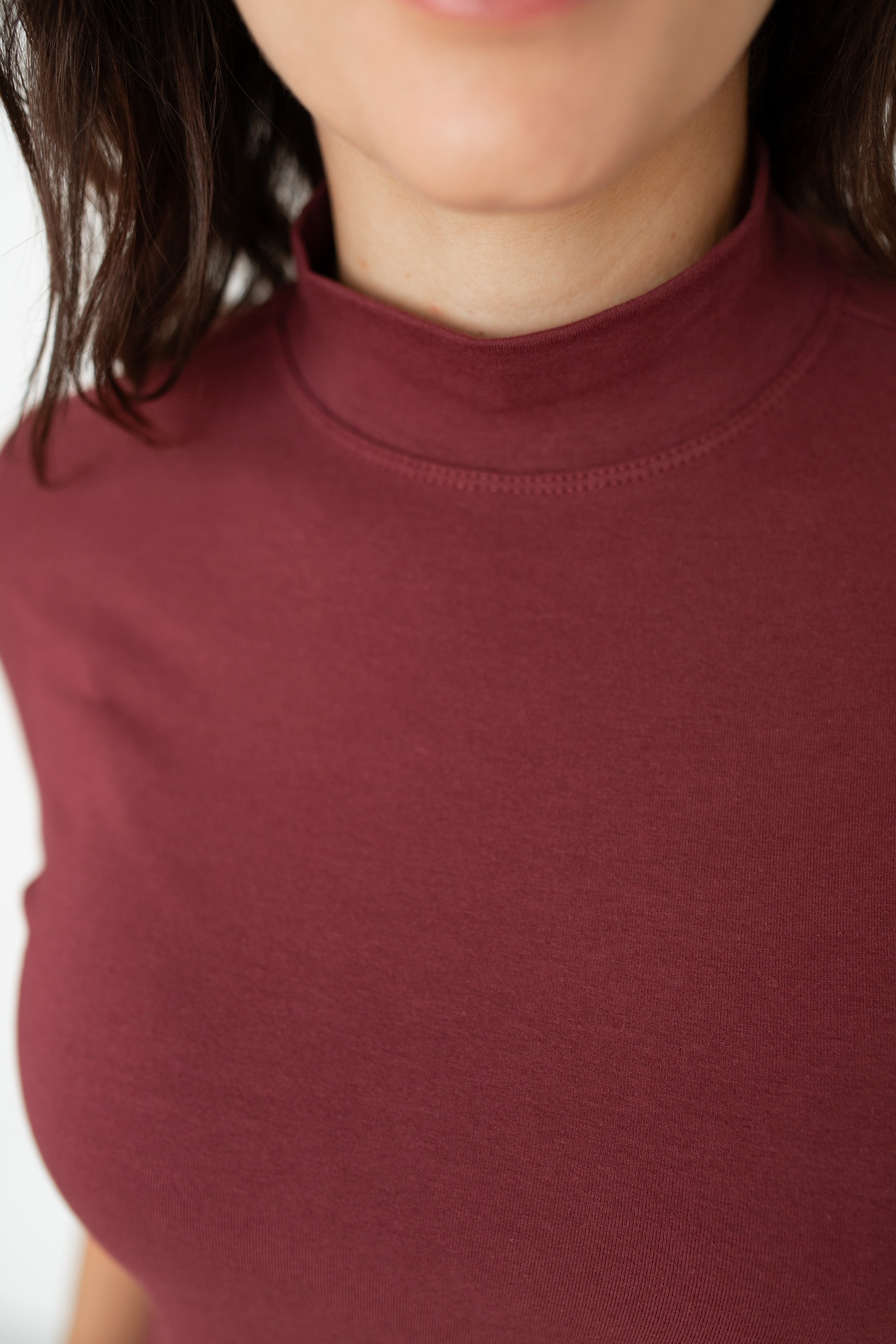 Camiseta Feminina Gola Alta de Cotton - Bordo