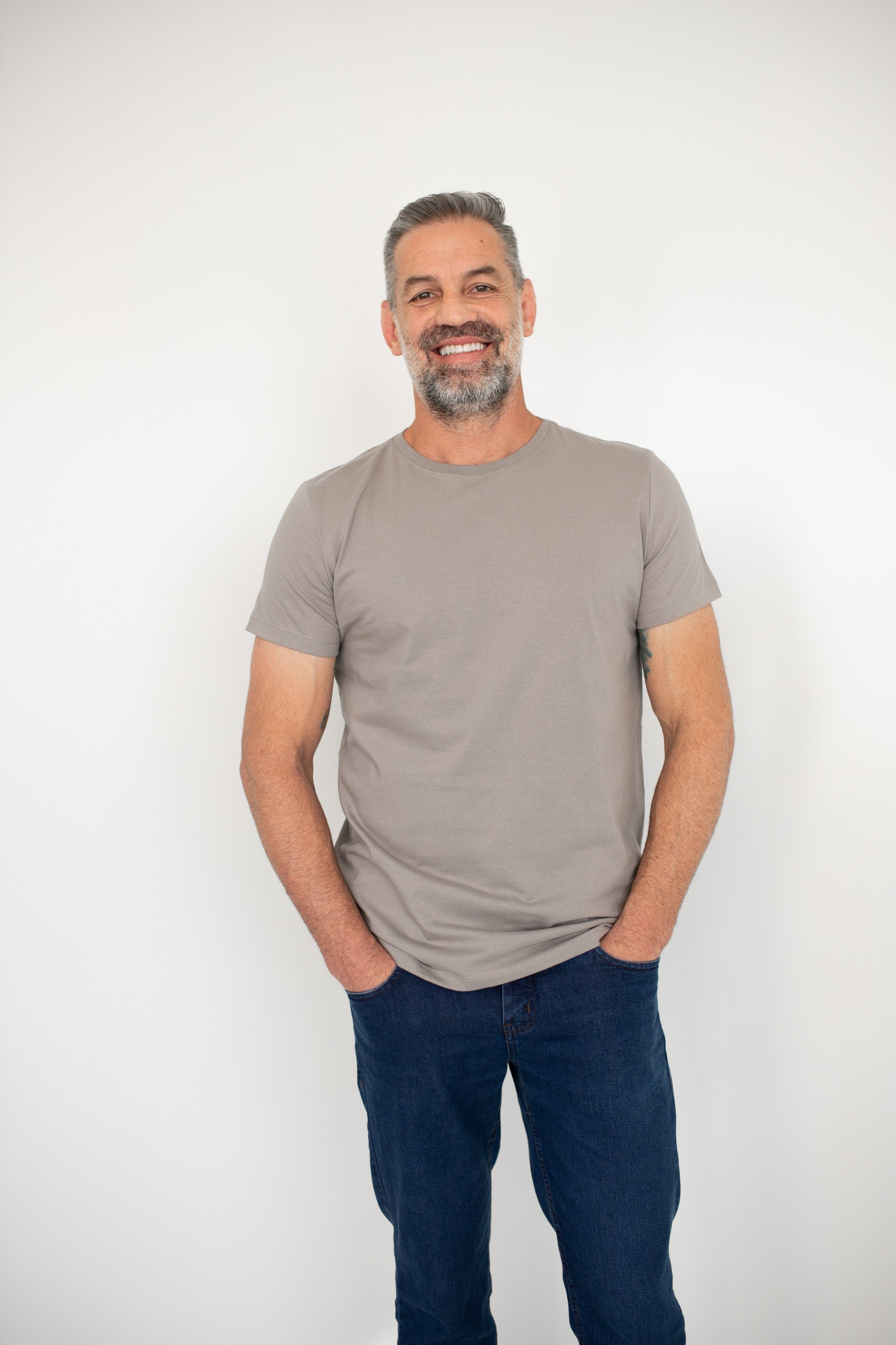 Camiseta Básica Masculina - Cinza