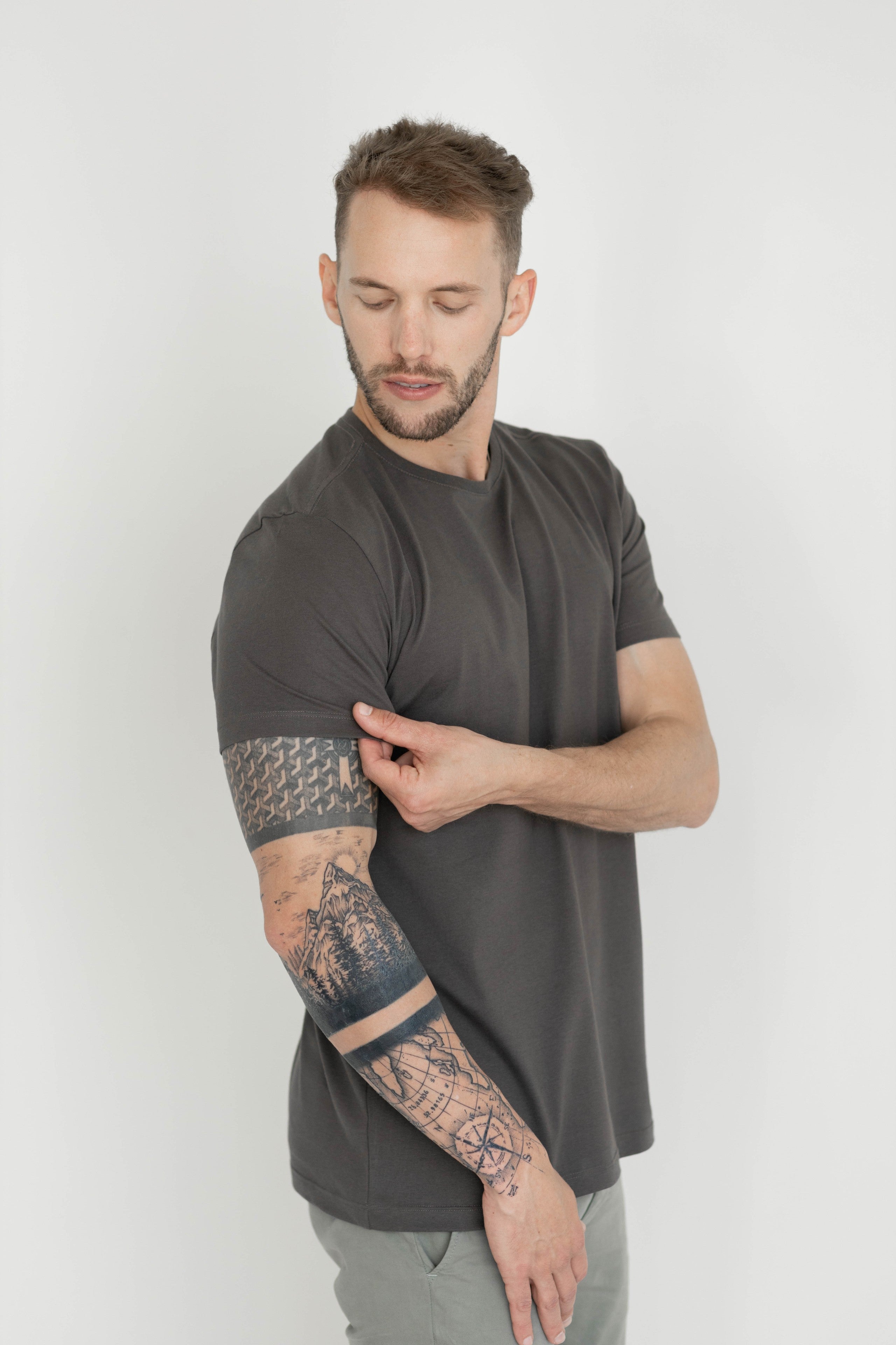 Camiseta Básica Masculina Pima - Grafite