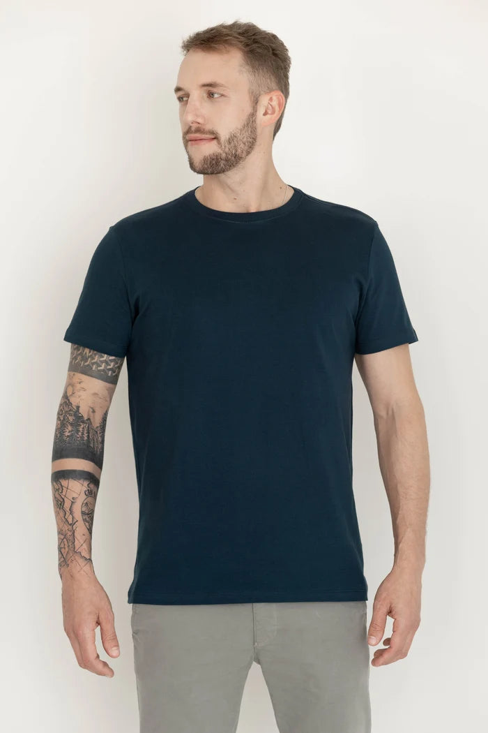 Kit 2 Camisetas Básicas Masculinas Malha Premium Gola Redonda 10% OFF