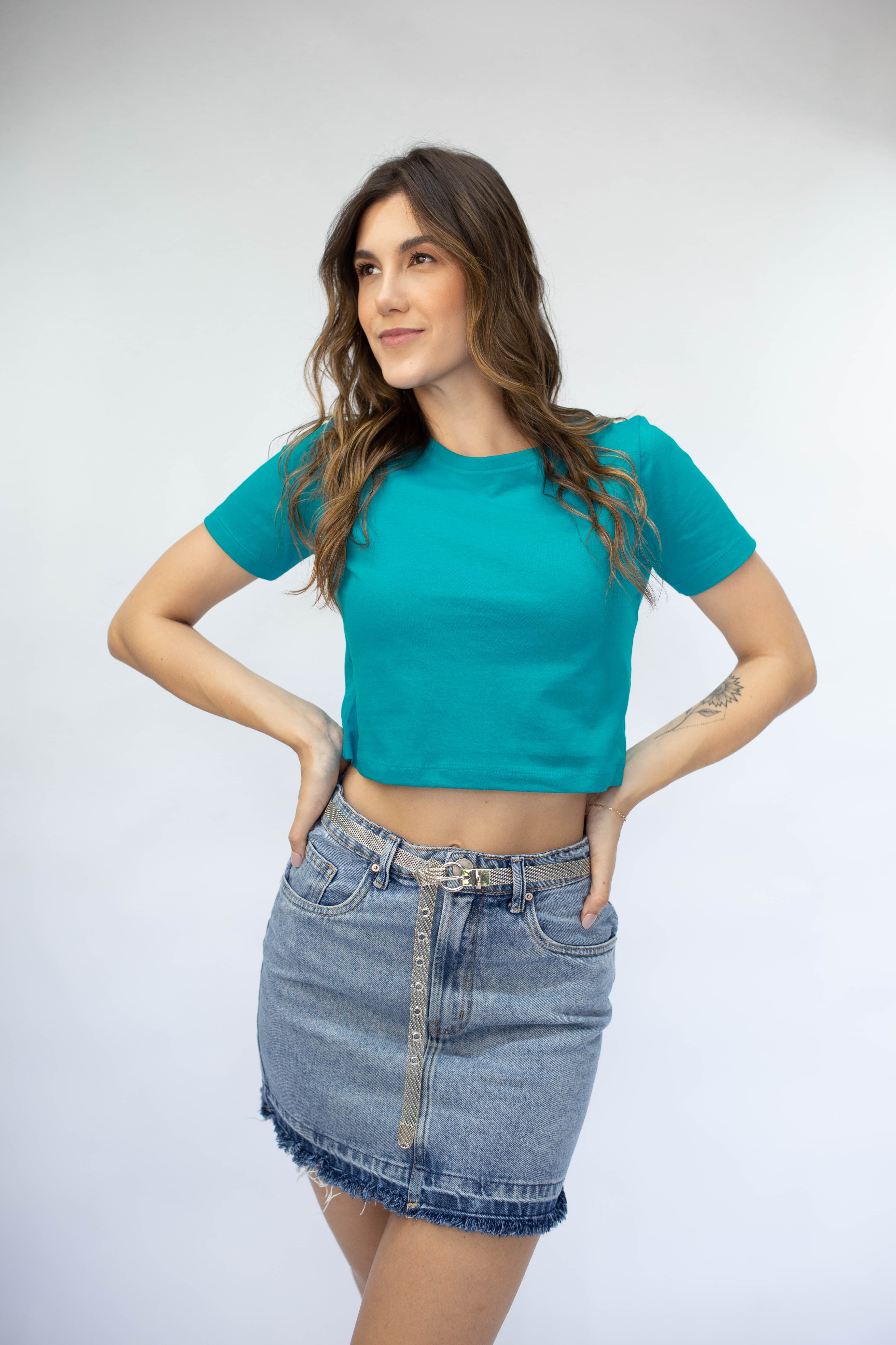 Camiseta Cropped Gola U - Azul Petróleo