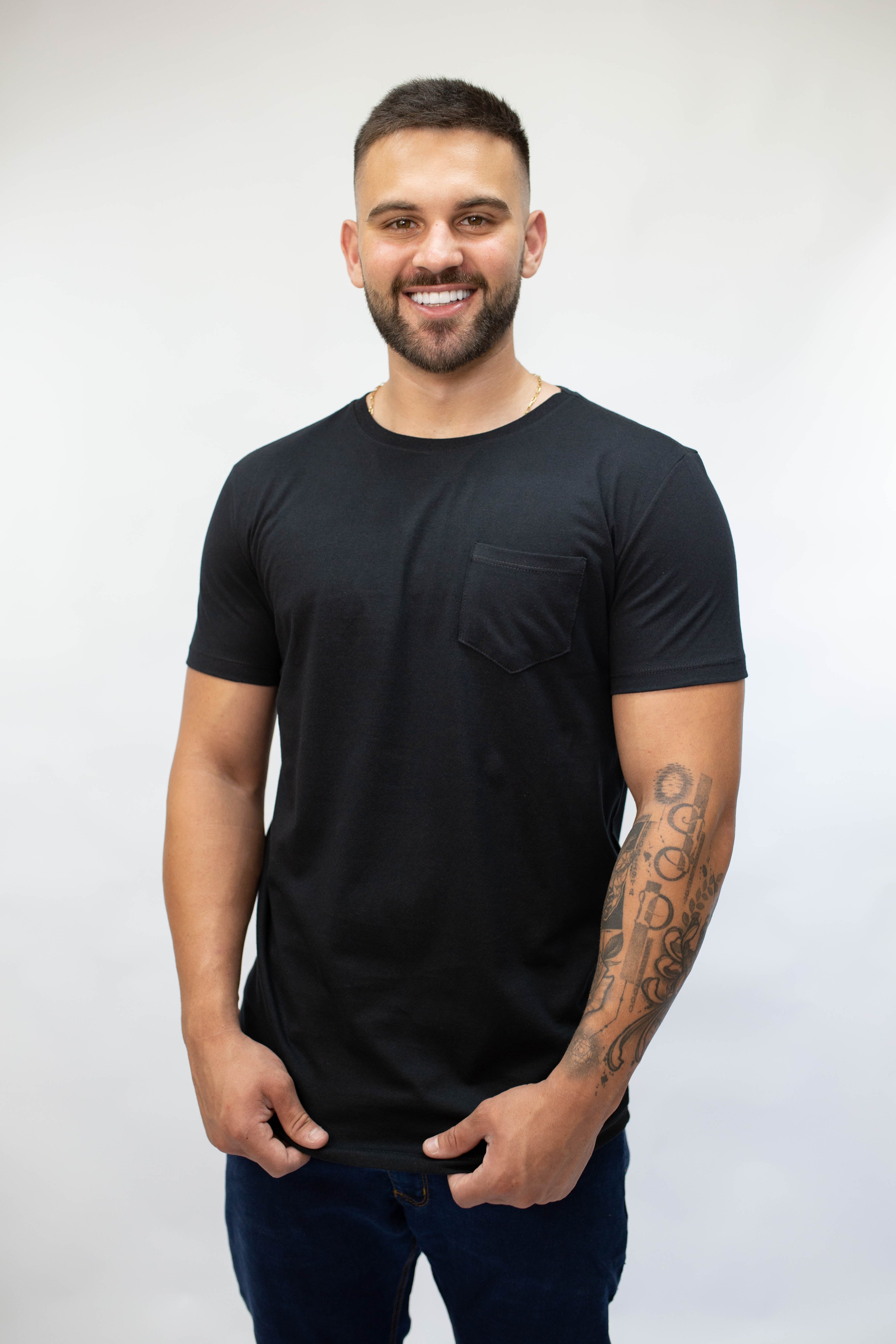 Camiseta Básica Masculina Com Bolso - Preta