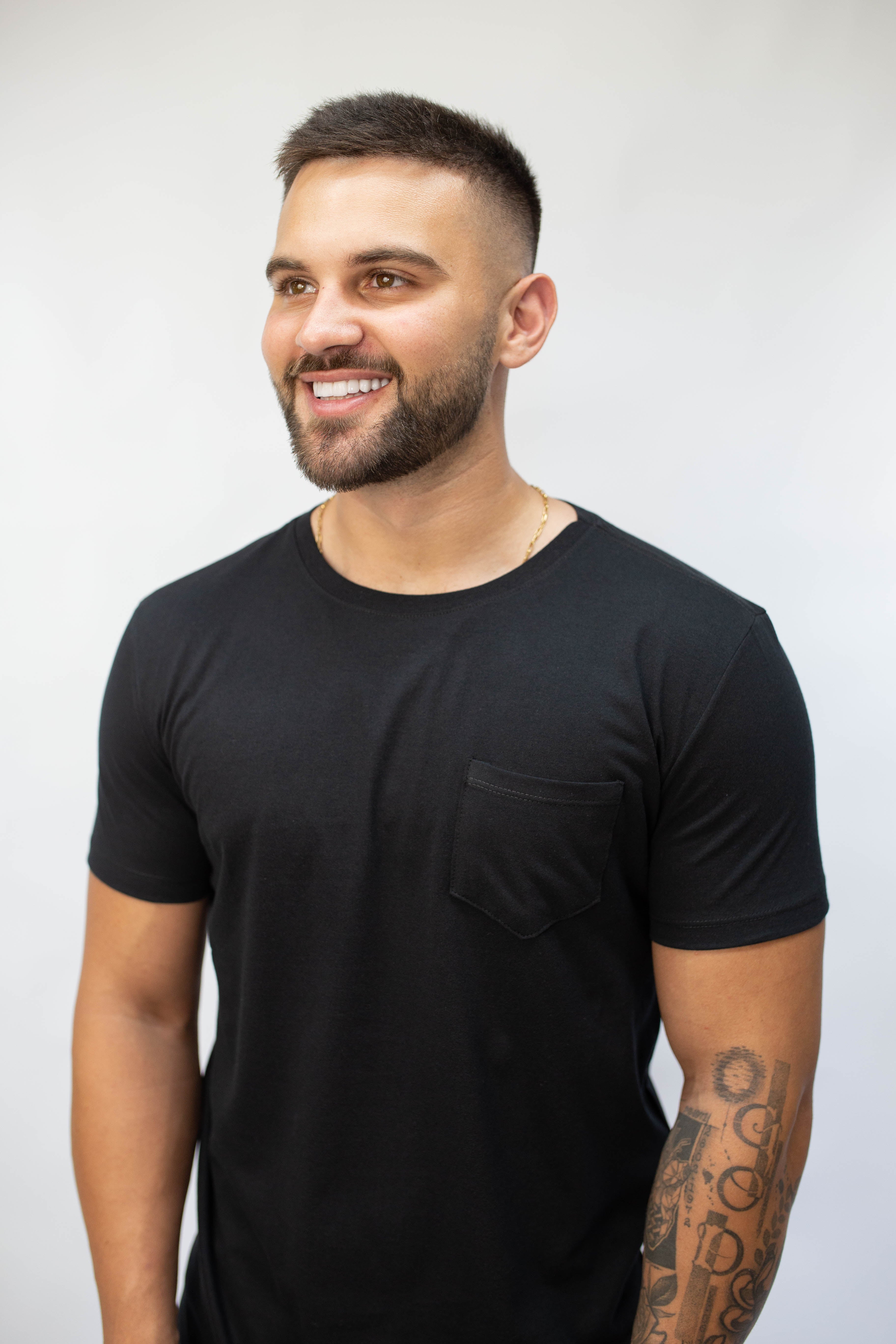 Camiseta Básica Masculina Com Bolso - Preta