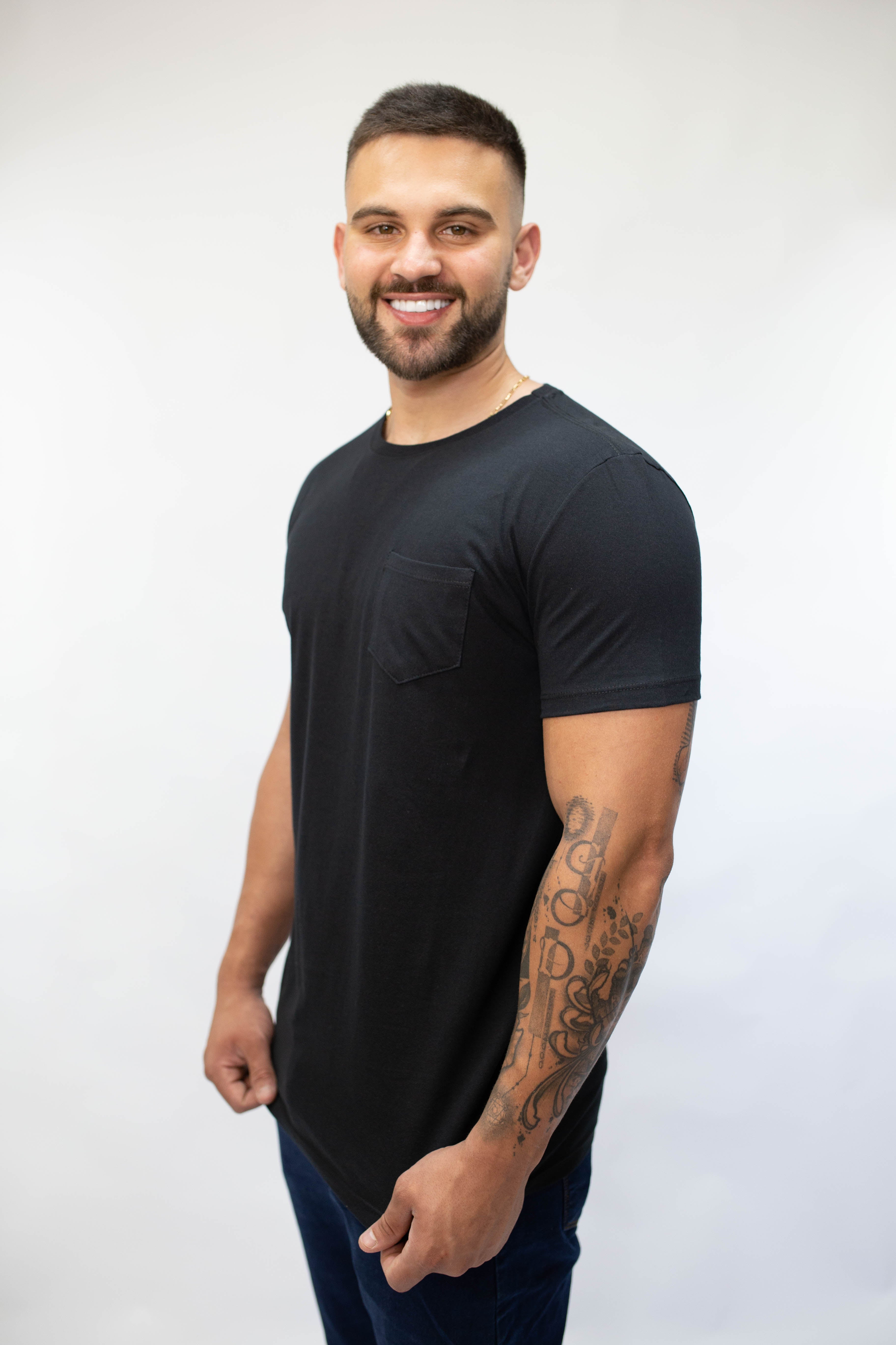 Camiseta Básica Masculina Com Bolso - Preta