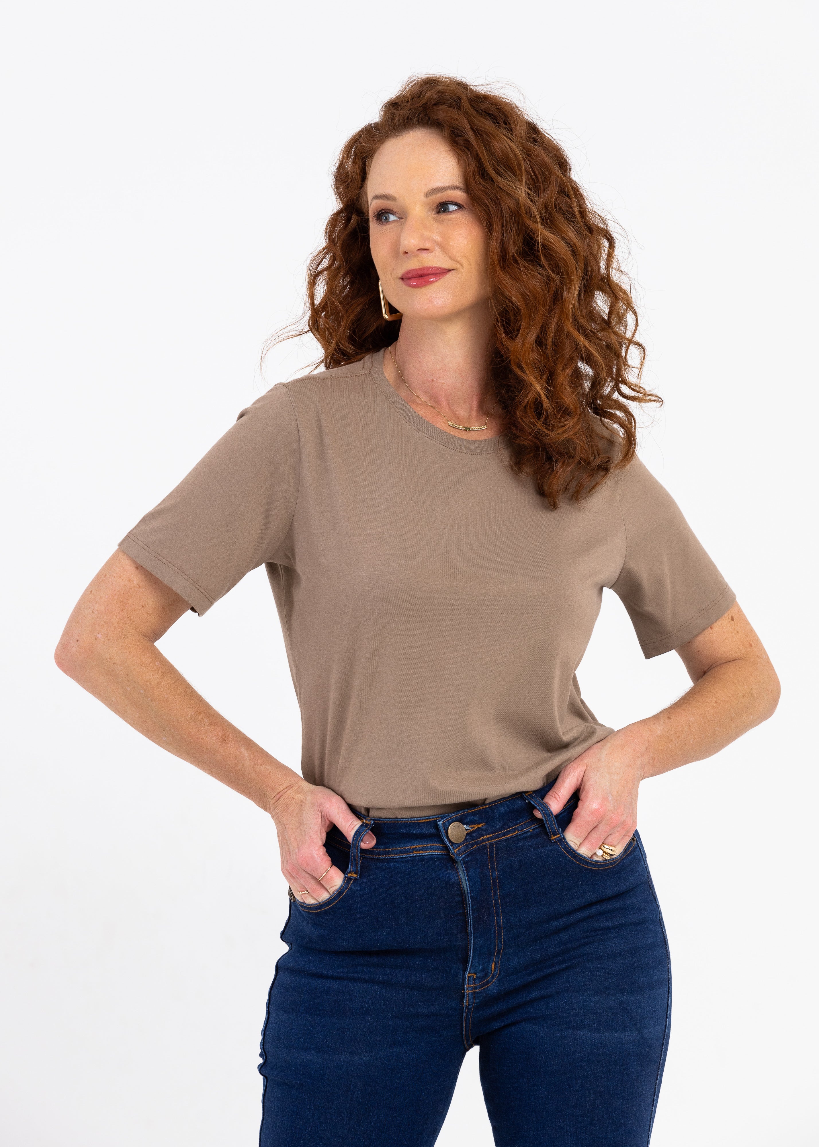 Camiseta Básica Feminina - Marrom Claro