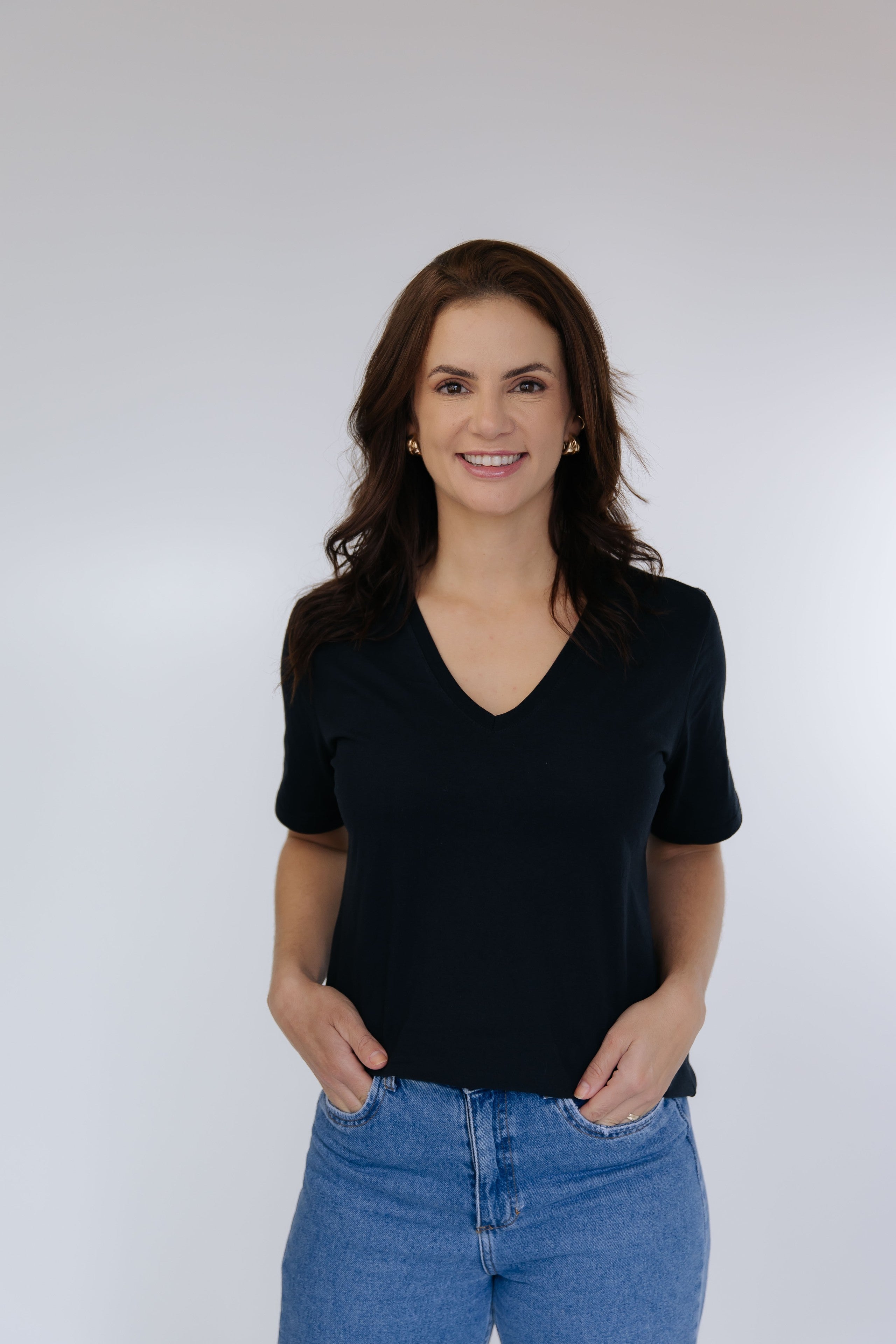 Camiseta Gola V Feminina  Algodão  Pima - PRETO