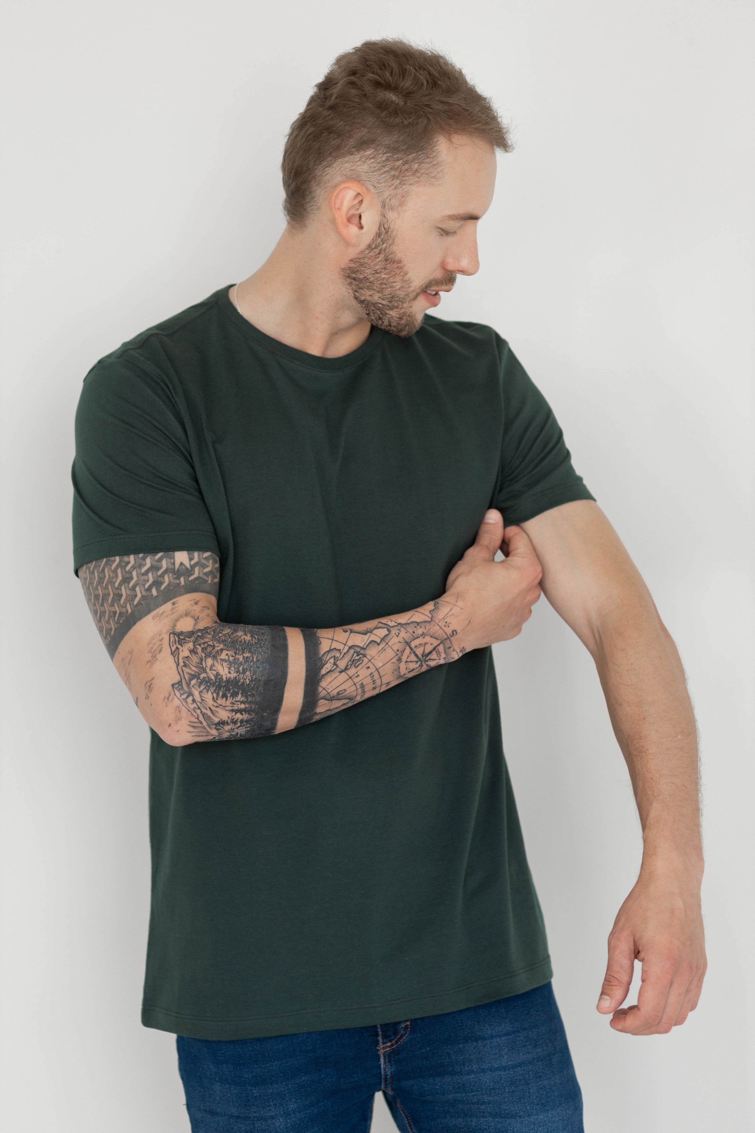 Camiseta Básica Masculina Malha Pima - Verde Militar