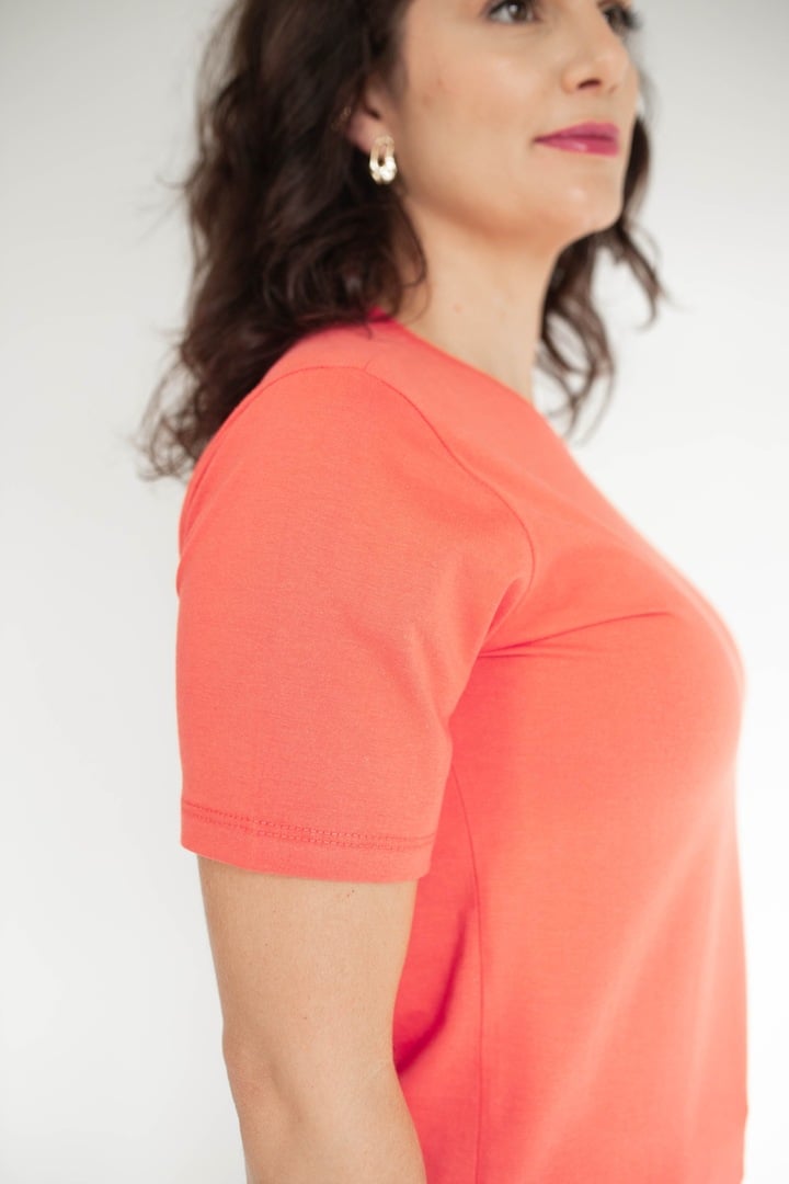 Camiseta Básica Feminina Malha Pima - Coral Apricot