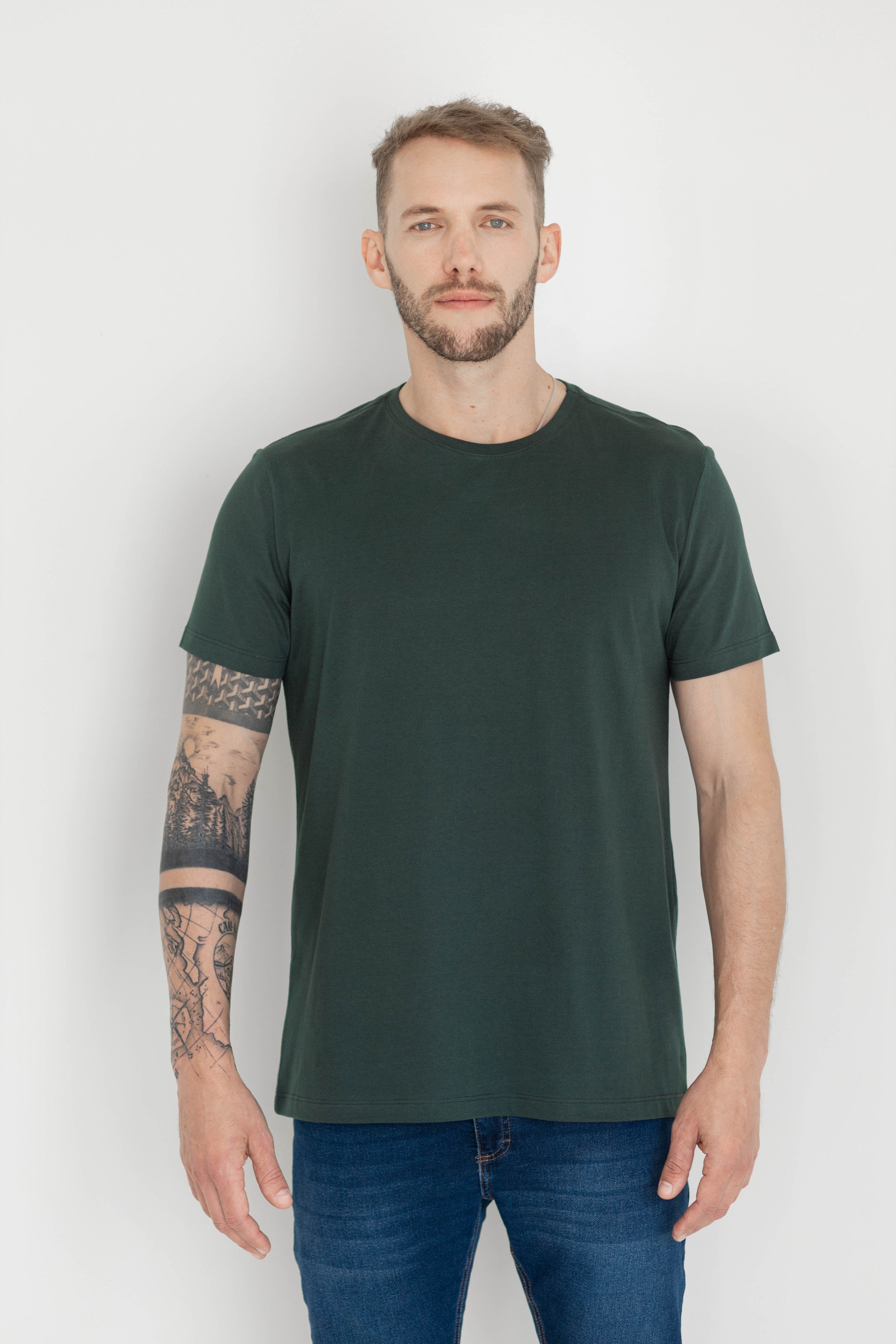 Camiseta Básica Masculina Malha Pima - Verde Militar