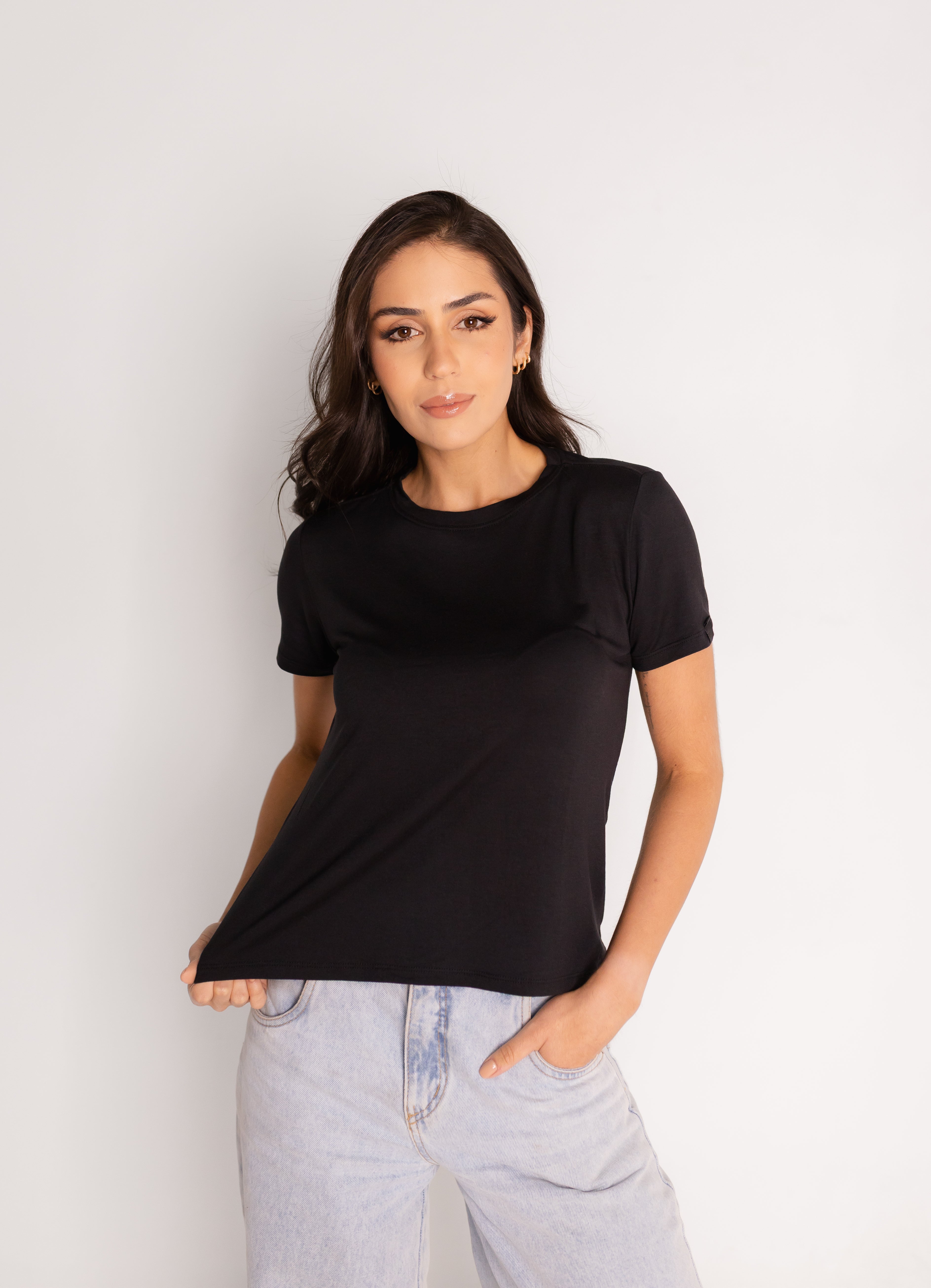 Camiseta Básica Feminina Modal  -  PRETA