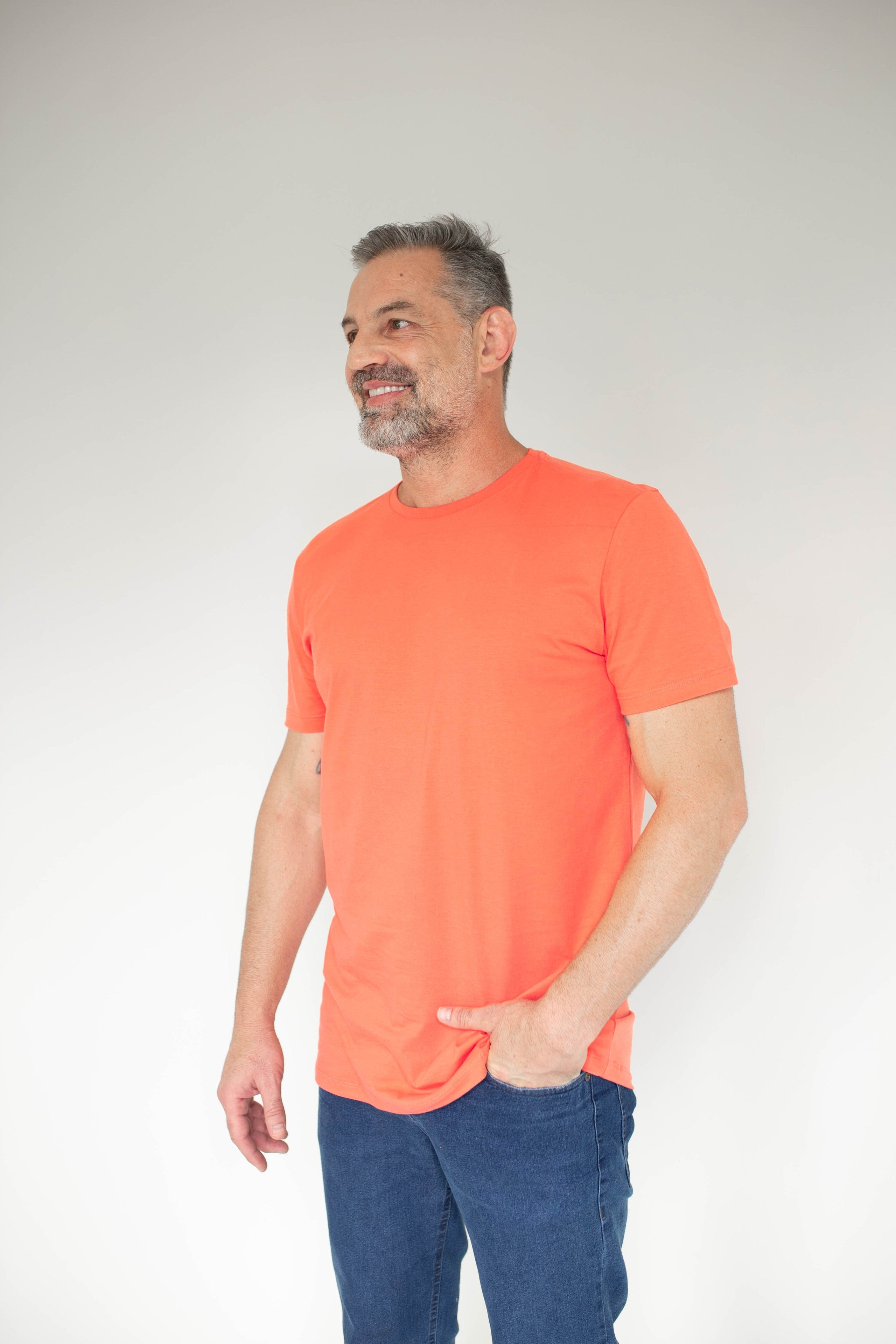 Camiseta Básica Masculina Malha Pima - Coral Apricot