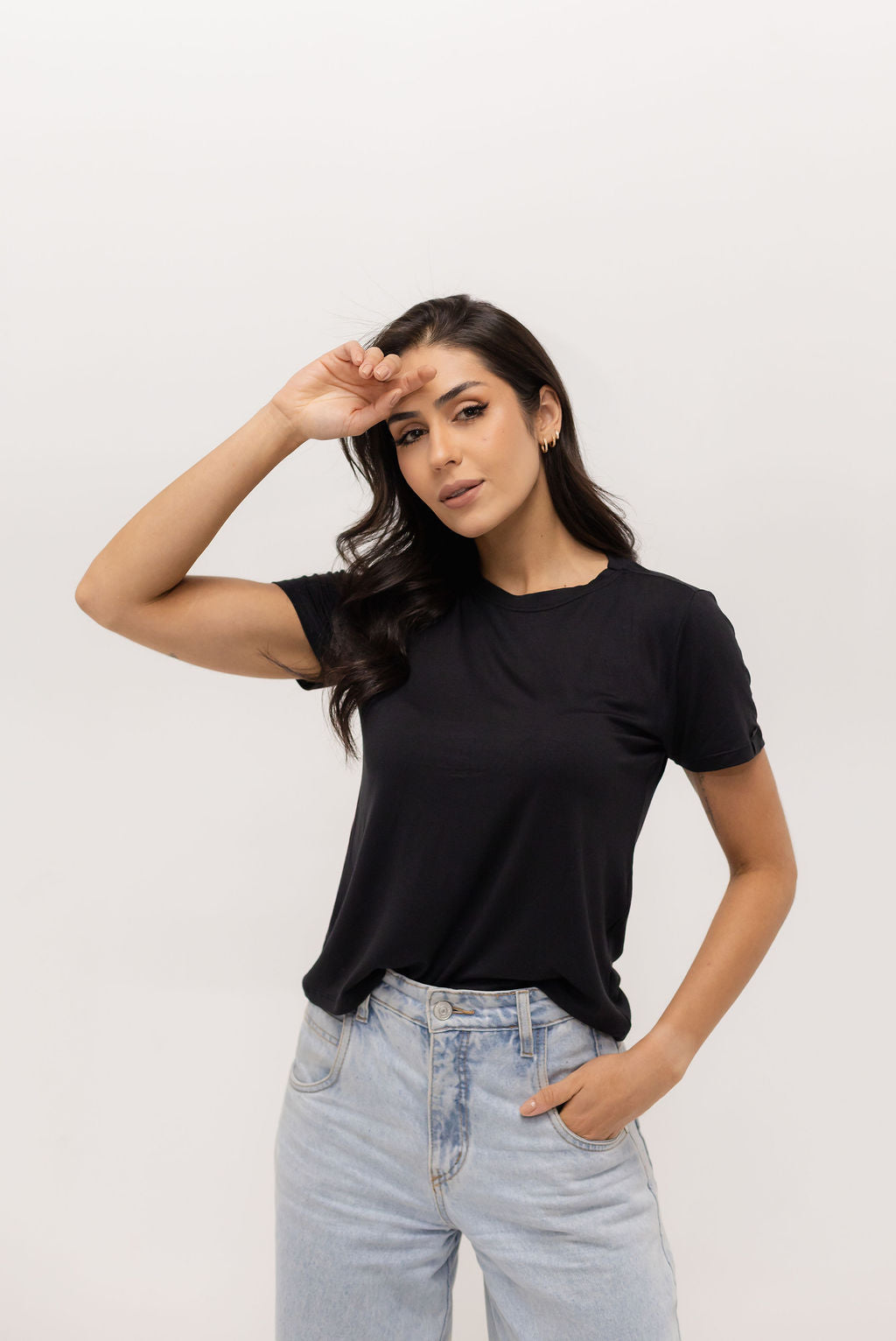 Camiseta Básica Feminina Modal  -  PRETA