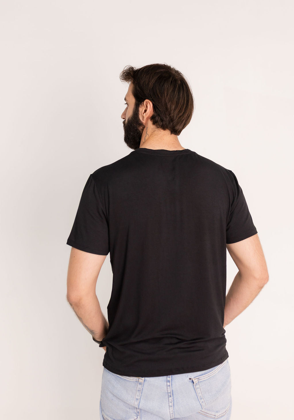 Camiseta Básica Masculina Modal  -  PRETA