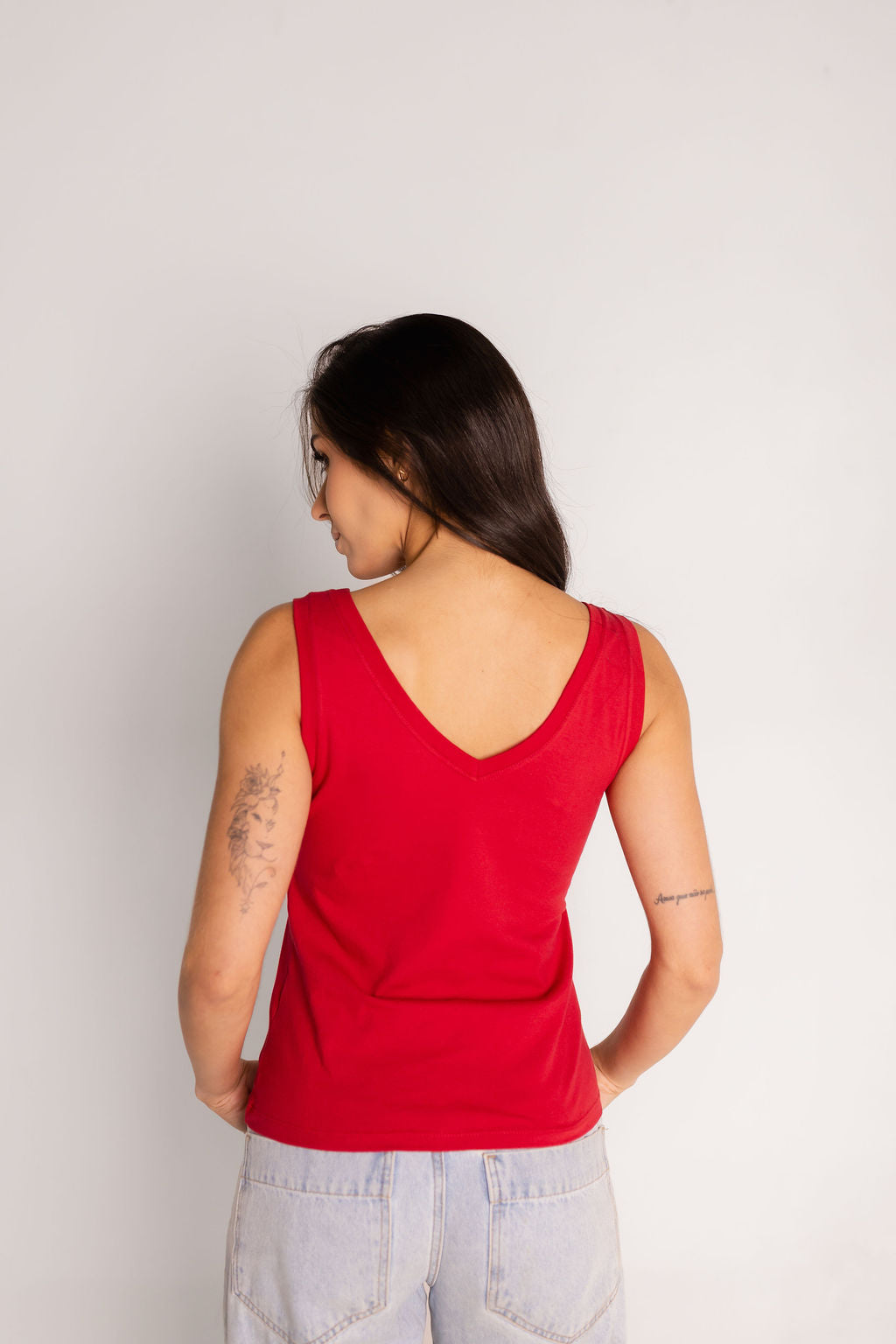 Regata Malha com Elastano Gola V  - Vermelha