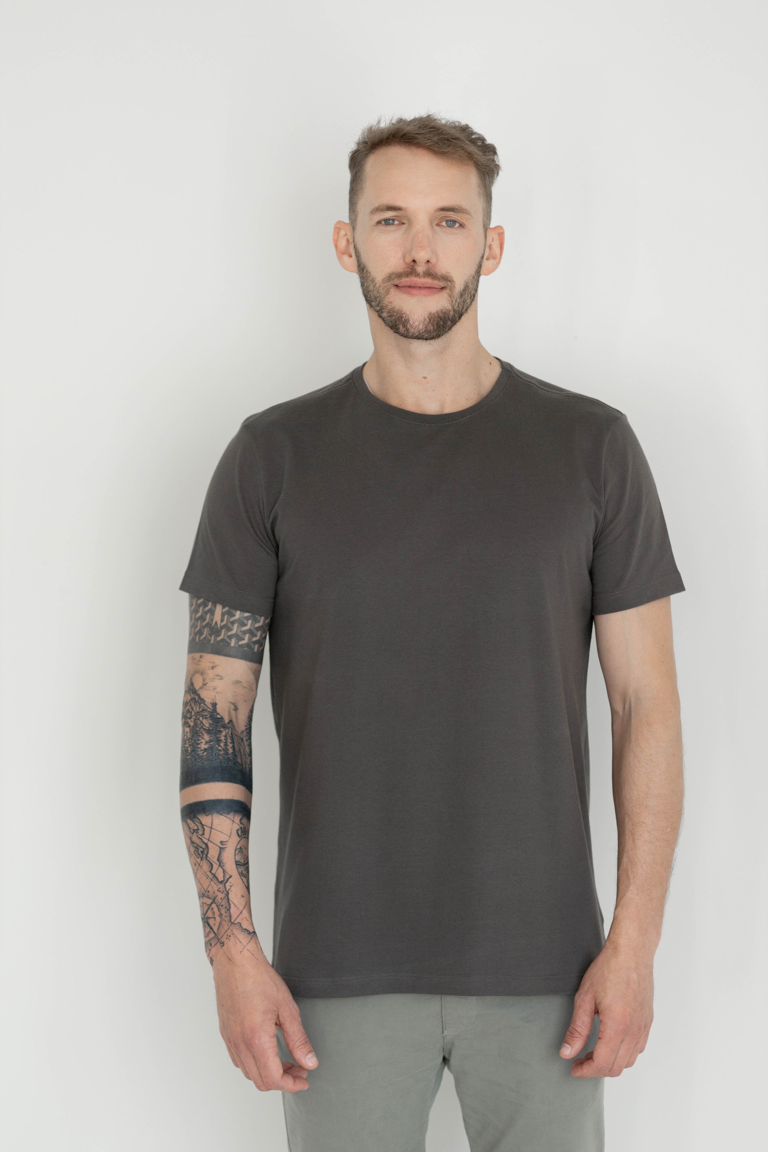 Camiseta Básica Masculina Malha Pima - Grafite