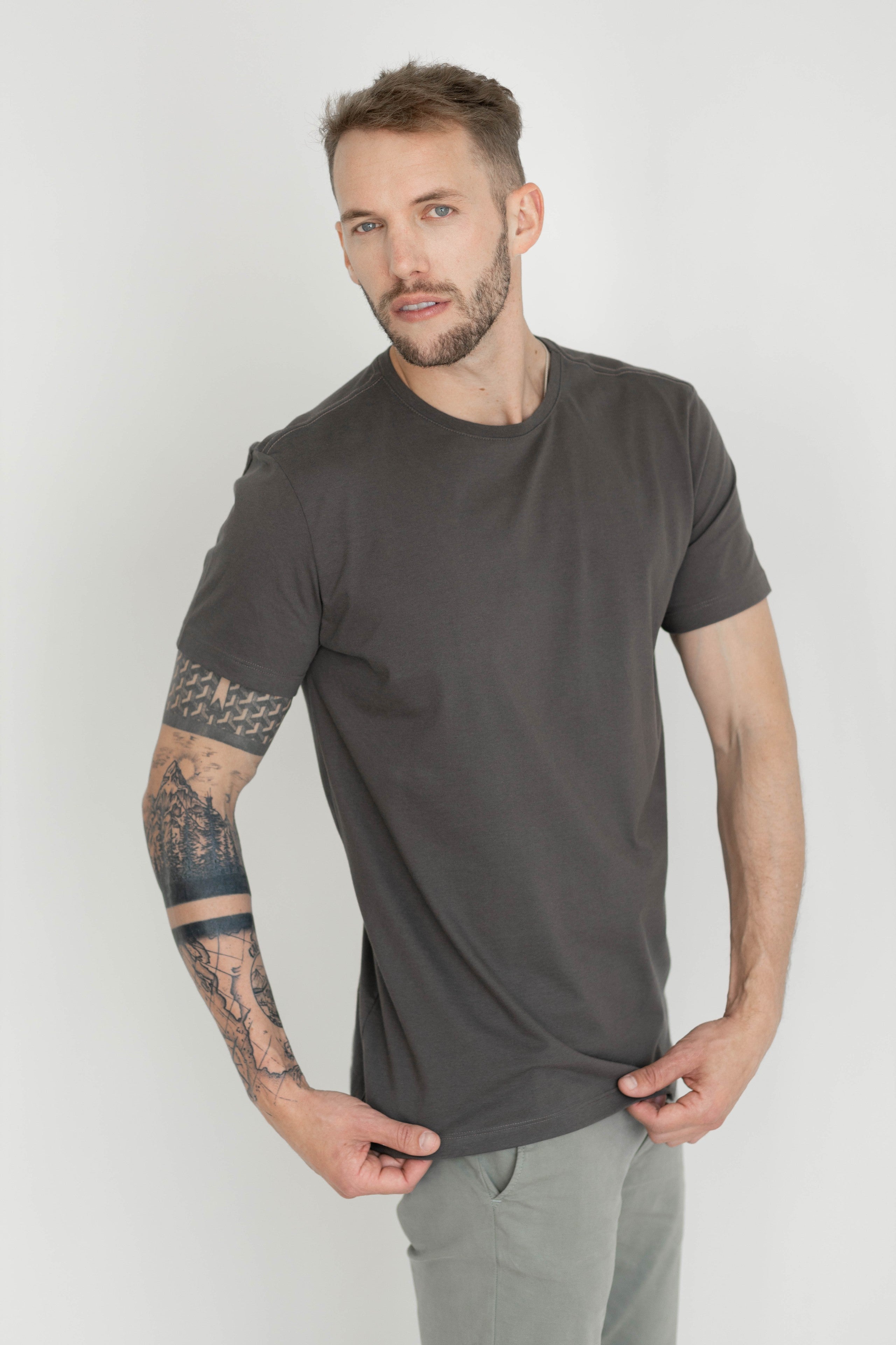 Camiseta Básica Masculina Malha Pima - Grafite