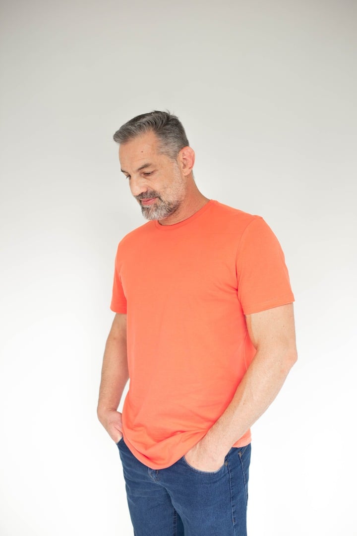 Camiseta Básica Masculina Malha Pima - Coral Apricot